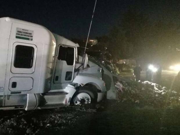 Tráiler embiste 10 vehículos, al menos ocho muertos en la México-Pachuca