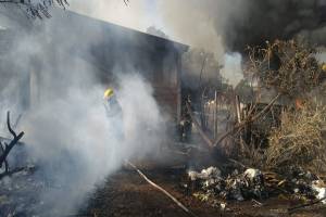 Bomberos controlan incendio en fábrica de San Jerónimo Caleras