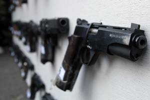 Puebla muestra reducción del 54% de licencias vigentes para portar armas de fuego
