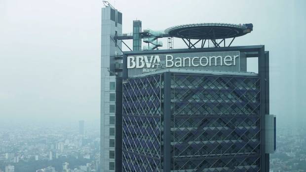 Desalojan sedes corporativas de BBVA Bancomer por amenazas de bomba