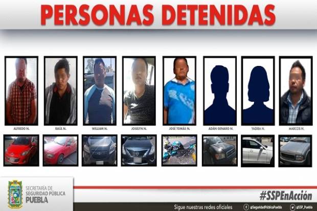 Policía detuvo a ocho sujetos con vehículos robados en Puebla