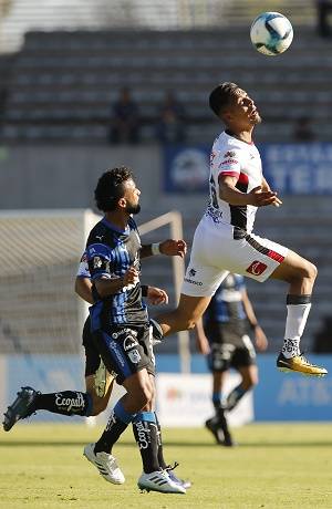 Lobos BUAP goléo 3-1 a Querétaro y provocó cese de Rafael Puente Jr.