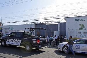 Policía localizó tráiler robado con mercancía en bodega de La Loma