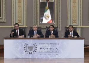 Adán Augusto López reconoce baja de delitos en Puebla; presenta reforma a diputados
