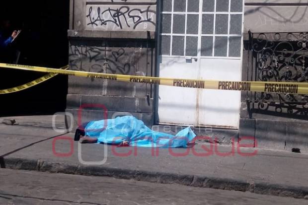 Muere hombre de un infarto en el centro de Puebla