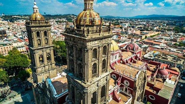 Cambios a edificios históricos en Puebla ponen en riesgo título de la Unesco: especialista
