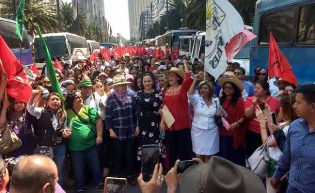 Sánchez Cordero marchó con campesinas en el Día Internacional de la Mujer