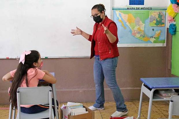 Profesores en Puebla ganan menos de 8 mil pesos y en la informalidad