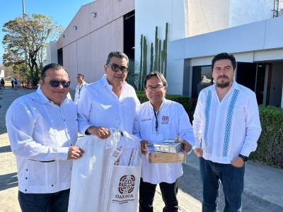 Gobernador Céspedes acudió a reunión de la Conago en Oaxaca