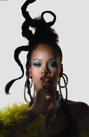 VIDEO: Rihanna presenta avance de su show para el Super Bowl LVII