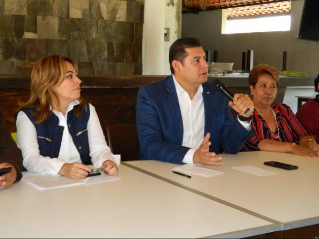 AMLO aseguró que no hay favorito en Puebla: Armenta