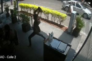 VIDEOS: Drogadicto ataca con una piedra a menor en CDMX; es detenido