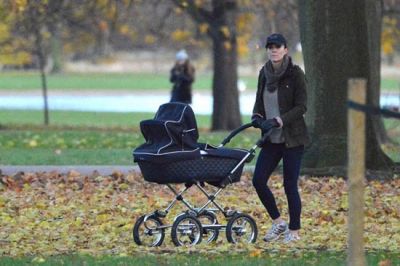 Kate Middleton captada paseando al príncipe George