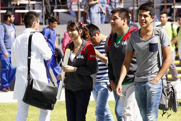 Alumnos dejan instituciones privadas de Puebla para buscar lugar en la BUAP