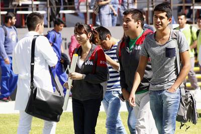 Alumnos dejan instituciones privadas de Puebla para buscar lugar en la BUAP