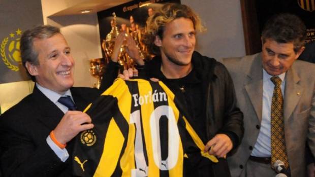 Diego Forlán abandona Japón para enrolarse al Peñarol uruguayo