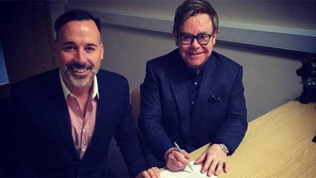 Elton John se casó con David Furnish en Reino Unido