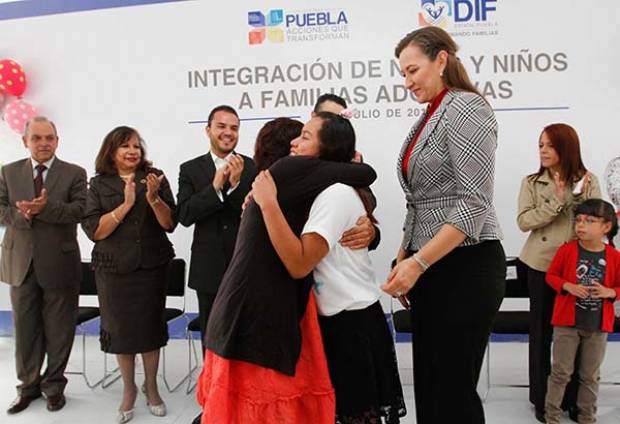 DIF estatal integra a 7 infantes a familias adoptivas