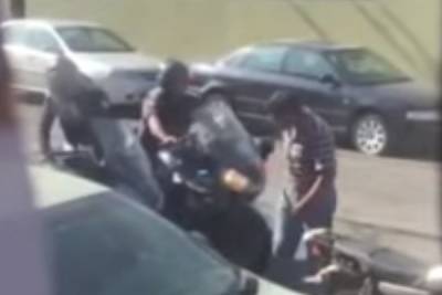 Cesan a policías de Puebla que extorsionaron a motociclista