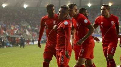 Copa América 2015: Perú y Venezuela buscan mantenerse con vida en el torneo