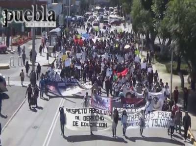 Marcha del #1DMX en Puebla