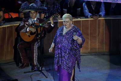 Paquita la del Barrio finaliza el Palenque de Puebla con lleno total