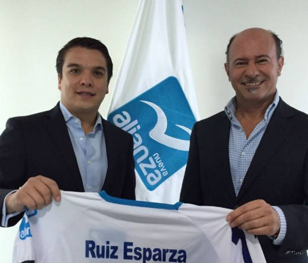 Roberto Ruiz Esparza, candidato del Panal a diputado por el distrito 11