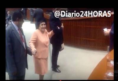 VIDEO: Así se acreditó en San Lázaro Carmen Salinas, la diputada que desplazó a los priístas de Puebla