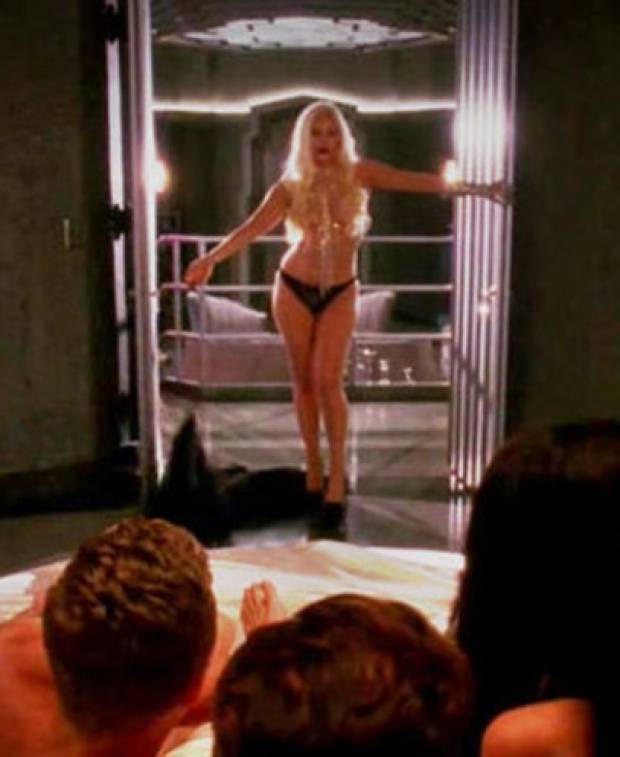 VIDEO: Lady Gaga participa en orgía sangrienta de American Horror Story: Hotel