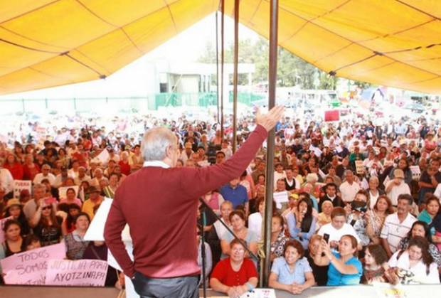 “Si Peña ya se cansó, que renuncie”, insiste AMLO en mitin