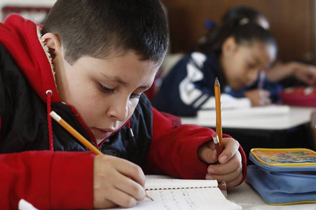 Escuelas de Puebla mantendrán horario de invierno hasta febrero