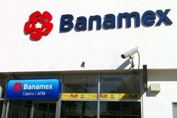 Empistolados atracaron sucursal Banamex China Poblana