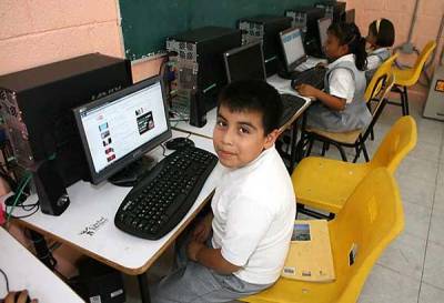 Partido Verde propone inglés y computación obligatorios en escuelas