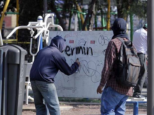 PAN propone prisión de hasta 4 años para grafiteros en Puebla