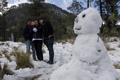 Seguirá nevando en cimas montañosas de Puebla