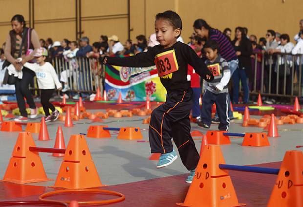 Más de 10 mil poblanos en la Carrera del Bebé 2015