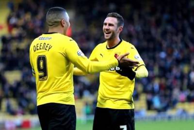 Layún y Watford consiguieron ascenso a la Liga Premier pero dejaron ir el título