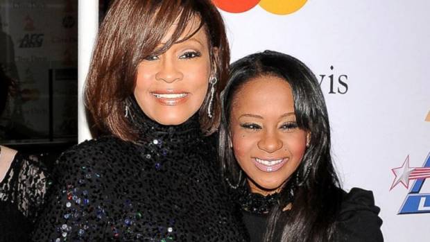 Bobbi Kristina Brown, hija de Whitney Houston, provocó accidente antes de caer en coma