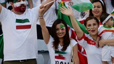 Futbolistas iraníes tienen prohibido tomarse selfies en la Copa Asiática