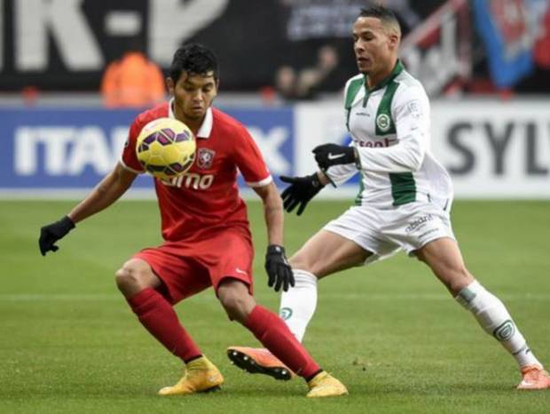 Tecatito Corona anotó en derrota del Twente 1-2 ante Vitesse