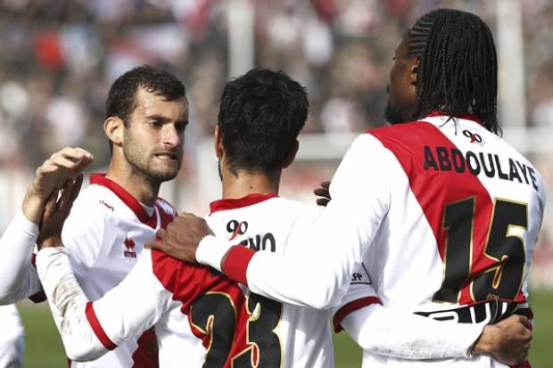 Javier Aquino participó en victoria de Rayo Vallecano 1-0 ante Almería