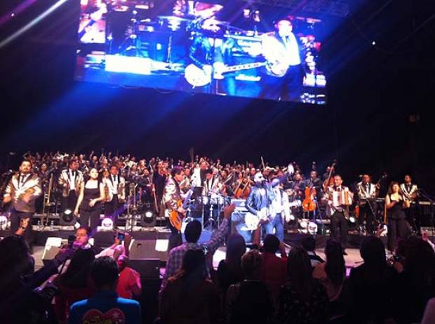 Los Ángeles Azules y la Orquesta Sinfónica de la BUAP brindan espectacular concierto en Puebla