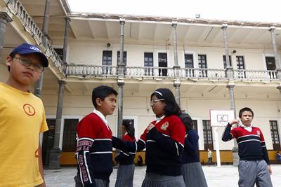 FOTOS: Cierran escuela del centro de Puebla por mal estado del inmueble