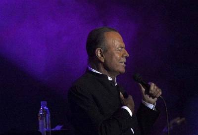 Julio Iglesias canta a Puebla en Auditorio Metropolitano