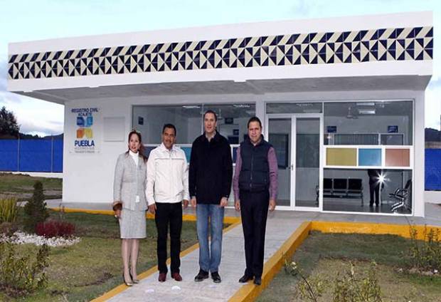 Moreno Valle inaugura CESSA y registro civil en Acajete