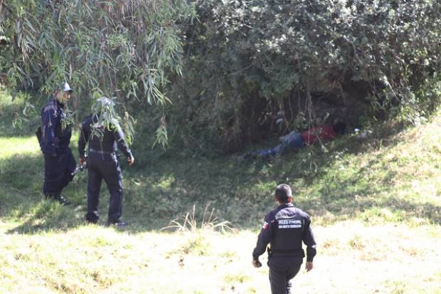 Hallan cadáver de un hombre en libramiento de San Martín Texmelucan