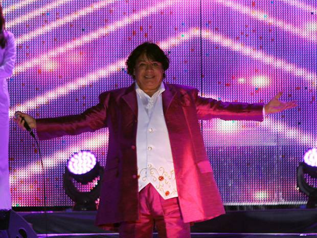 Los Dúo, nuevo disco de Juan Gabriel, salió a la venta