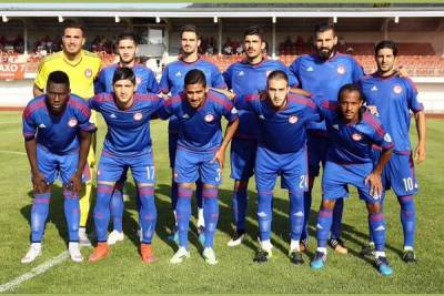 Alan Pulido jugó su primer partido con Olympiacos de Grecia