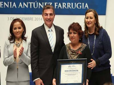 Martha Erika Alonso y Gali entregan premios por inclusión a discapacitados