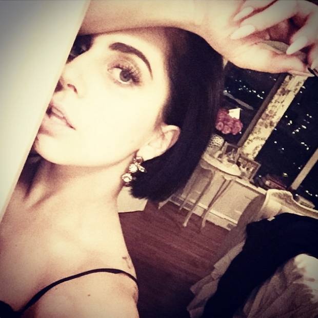 Lady Gaga presume nuevo look en redes sociales